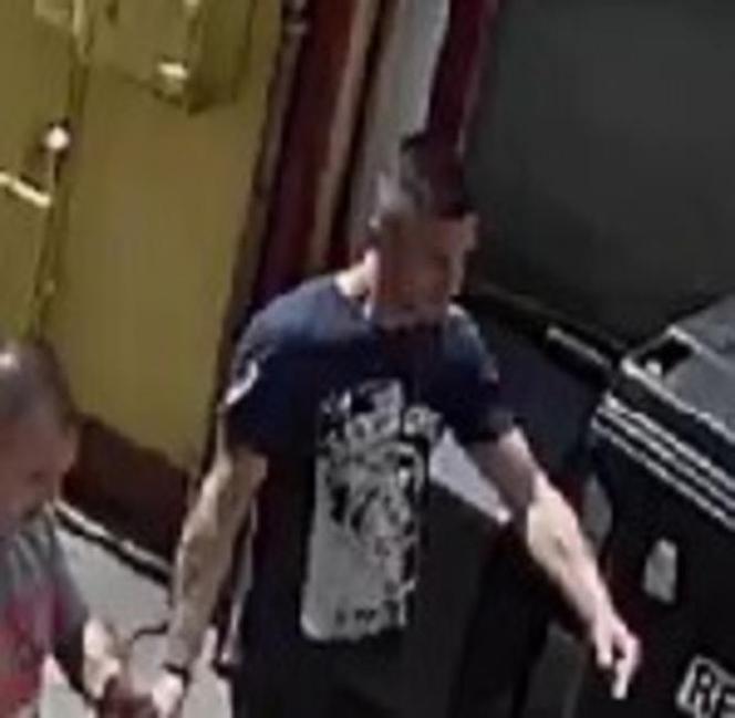 Gliwice: ZAATAKOWALI STARUSZKĘ! Policja publikuje wizerunek! [ZDJĘCIA]