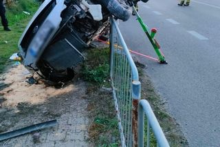 Samochód osobowy uderzył w kapliczkę w Lasach w pow. kraśnickim