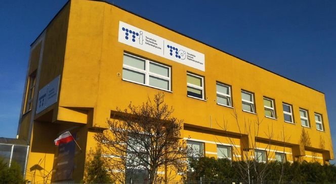 18-letni uczeń jednej ze szkół średnich w Toruniu pobił nauczycielkę podczas lekcji