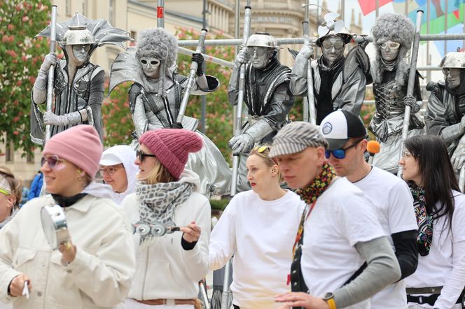 Kosmiczny korowód studencki przeszedł 9 maja ulicami Lublina
