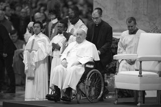 Papież Franciszek nie żyje.