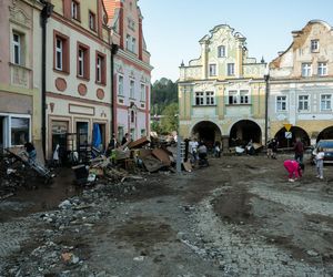 Sprzątanie po powodzi w miejscowości Lądek-Zdrój