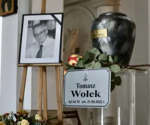 Pogrzeb Tomasza Wołka. Pożegnali go Lis, Olejnik, Michnik