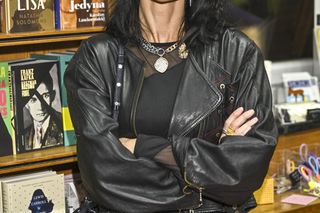 Tak wygląda Viola Kołakowska po rozstaniu z Karolakiem. Cała na czarno