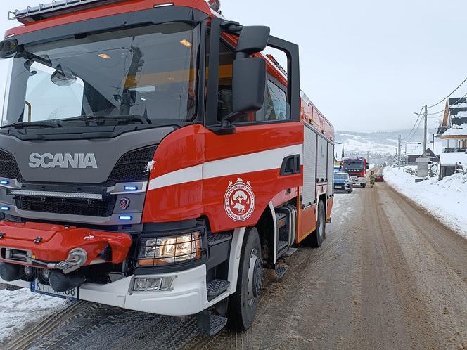 Na Podhalu autokar wpadł z poślizg i zderzył się z busem. Przewoził ponad 40 dzieci