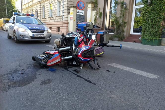 Łódź. Wypadek motoambulansu w centrum miasta! Zderzenie z osobówką FOTO