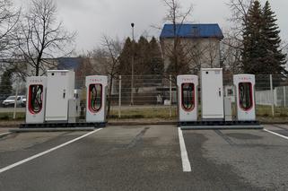 Tesla Supercharger w Radomiu. Cztery stanowiska z mocą ładowania do 150 kW są już dostępne - GALERIA