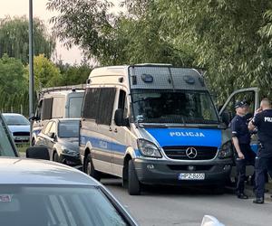 16-latek pchnięty nożem. Bijatyka zakończyłą się fatalnie. Policja szuka sprawcy