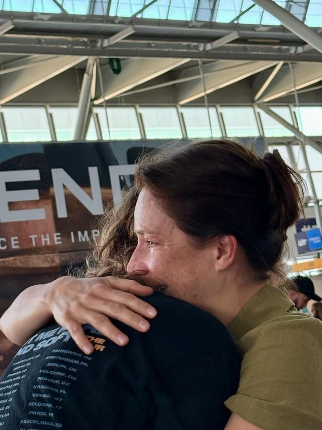 Anna Dereszowska zalała się łzami na lotnisku