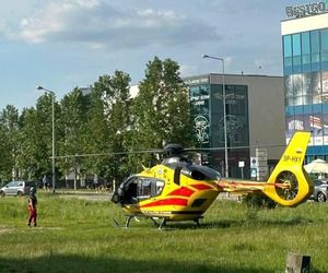 Pijaną nastolatkę wrzucili do stawu dla zabawy. Lądował śmigłowiec LPR