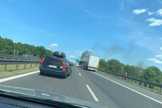 Dramatyczny wypadek pod Szczecinem, kilka osób nie żyje, płoną samochody [ZDJĘCIA, WIDEO]