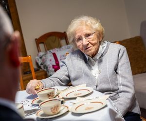 Pani Jadwiga z Bydgoszczy nie zwalnia tempa! 100 lat życia i radość w każdym dniu