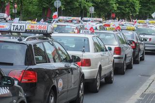 Protest taksówkarzy - utrudnienia w Warszawie 28.11.2018