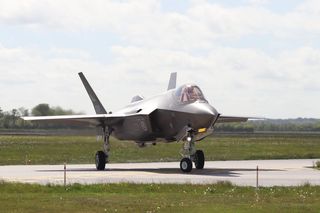 Dania zakupi 16 dodatkowych F-35