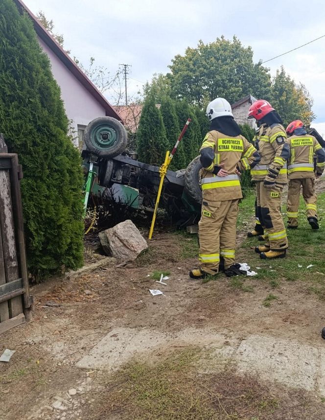 Mężczyzna przygnieciony przez ciągnik rolniczy