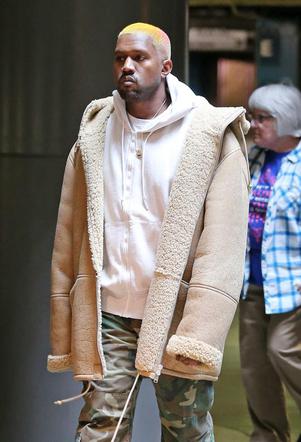 Kanye West i jego pstrokate kolory włosów