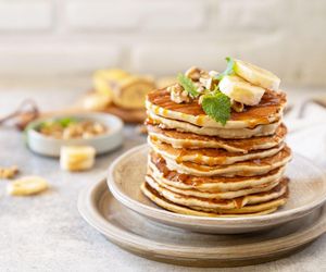 Biorę 2 banany i te 3 składniki. Ekspresowo robię pyszne i puszyste placuszki 