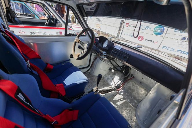 98 Fiatów 126p jedzie trasą wokół Bałtyku