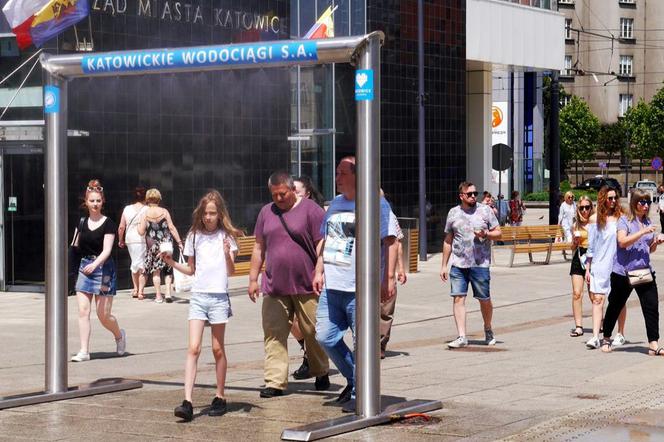 Katowice: Latem kurtyny wodne zmienią się w kurtyny dezynfekujące? Jest taki pomysł