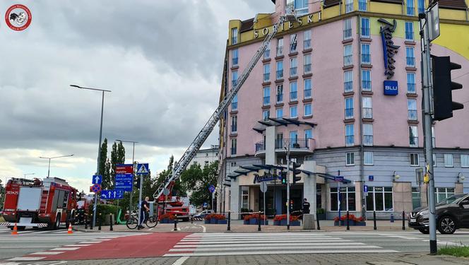 Desperat chciał skoczyć z dachu hotelu Sobieski