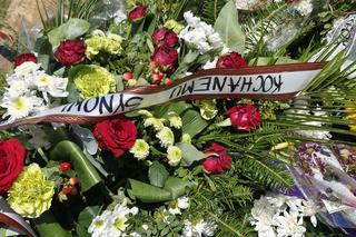 Grób Dawida utonął w kwiatach. Torunianin zmarł po ciężkiej chorobie