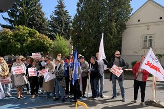 Protest pracowników lubelskiego szpitala. Chodzi o kontrakt z NFZ