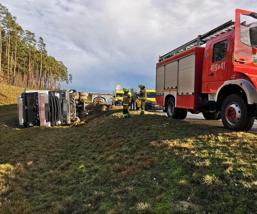 Przewrócona ciężarówka na autostradzie A2 w lubuskiem