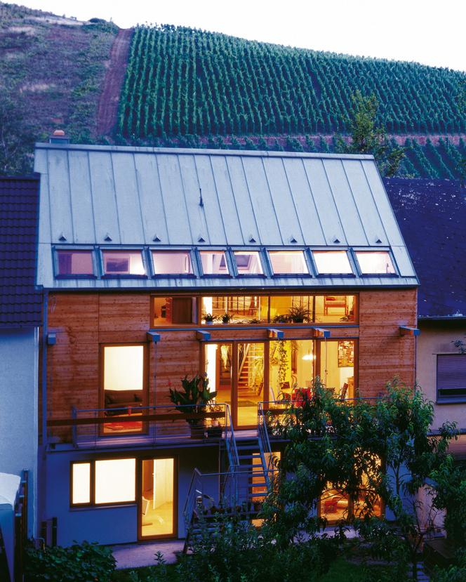 Blacha płaska - pokrycie, które idealnie się komponuje z oknami dachowymi