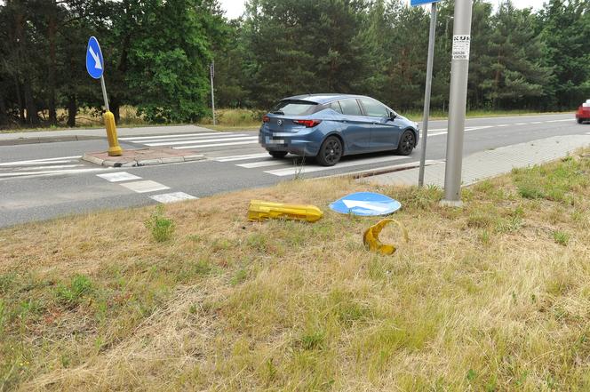 Koszmarny wypadek pod Warszawą. Szaleniec wyprzedzał na pasach. Wnuczka widziała, jak ginie jej babcia 