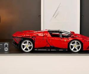 LEGO Technic Ferrari Daytona SP3 — 42143