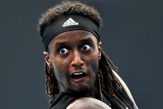 Szalona furia tenisisty. Roztrzaskał rakietę tuż obok nóg sędziego. Został zdyskwalifikowany