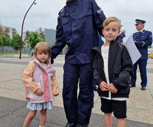 Dolnośląska policja przyjęła aż 37 nowych funkcjonariuszy. Zobacz zdjęcia i nagranie ze ślubowania