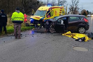 Tragiczny wypadek z udziałem karetki koło Wrocławia. Nie żyje jedna osoba