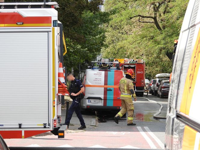 Pożar poddasza na Grochowie. Ewakuacja kilkudziesięciu osób