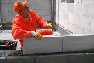 Wznoszenie ścian z betonu komórkowego. Prawidłowa izolacja fundamentów i ścian
