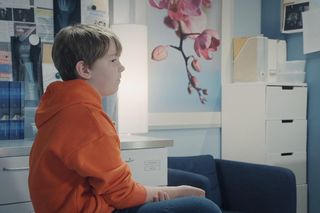 M jak miłość, odcinek 1874: Szymek (Staś Szczypiński), Aneta (Ilona Janyst)