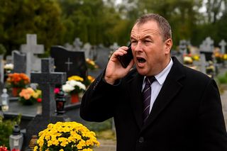 Nigdy nie rób tego na cmentarzu!