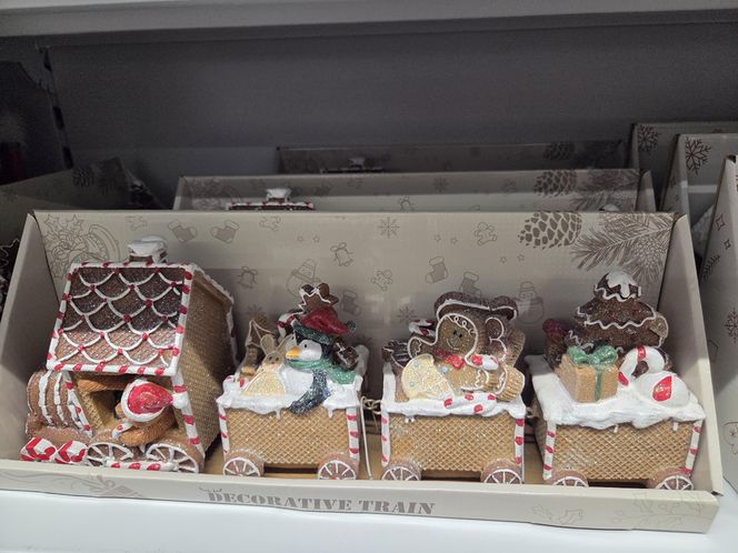 Lato się kończy, a w sklepach już święta Bożego Narodzenia. Klienci w szoku. "To przesada!"