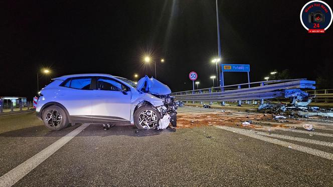 Pijani żołnierze roztrzaskali się na trasie Łazienkowskiej. Dwie osoby ranne