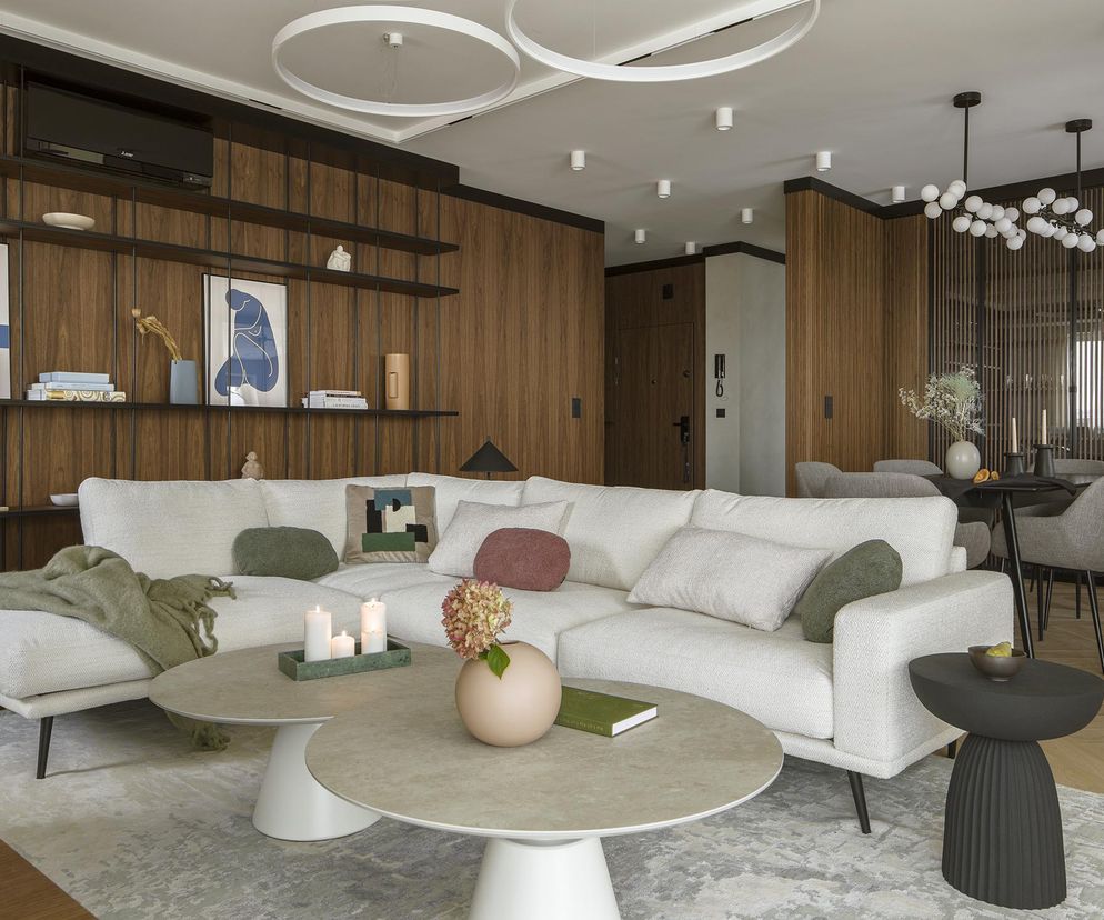 Eleganckie mieszkanie w stylu japandi. Wewnątrz czernie i beże