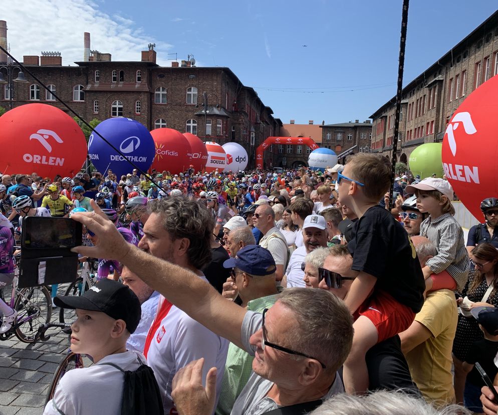 Tour de Pologne 2025. Start w Katowicach Nikiszowcu
