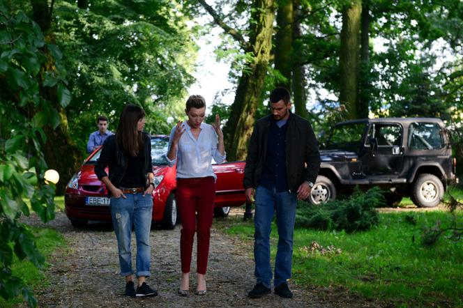 Komisarz Alex 8 sezon odc. 92. Ewa (Agnieszka Więdłocha), Michał Orlicz (Antoni Pawlicki)