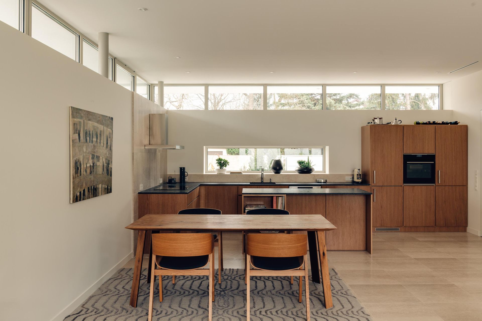 Dom z lewitującym dachem pod Warszawą. Fot. ONI Studio