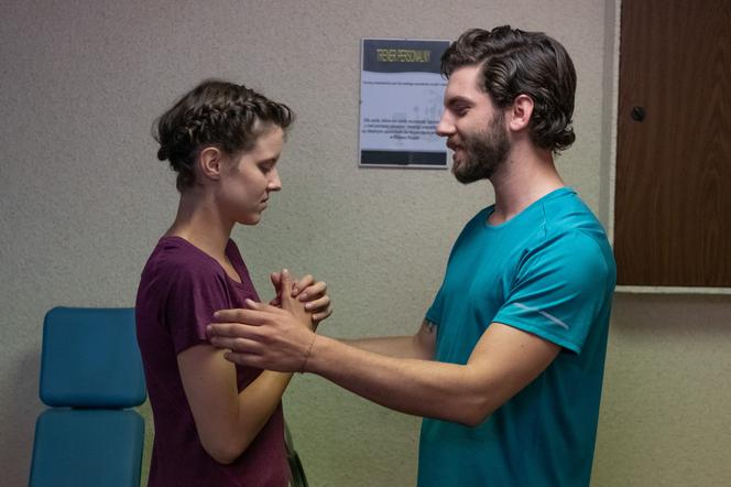 Na Wspólnej, odcinek 2791. Grzegorz (Michał Chruściel), Ada (Wiktoria Wolańska)