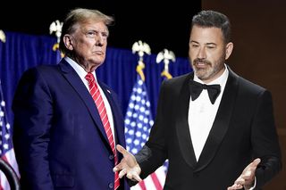 Stracił pracę, bo kpił ze śmierci? Znany komik wrócił na antenę i uderzył w Trumpa!