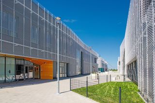 Farby KABE. Tynki silikonowe ARMASIL T w systemach ociepleń KABE THERM – najlepsza ochrona elewacji