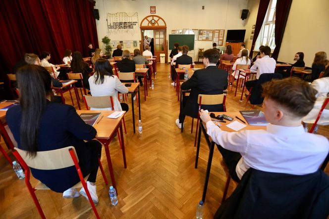 RELACJA NA ŻYWO: Matura 2026 matematyka. Pilny komunikat CKE