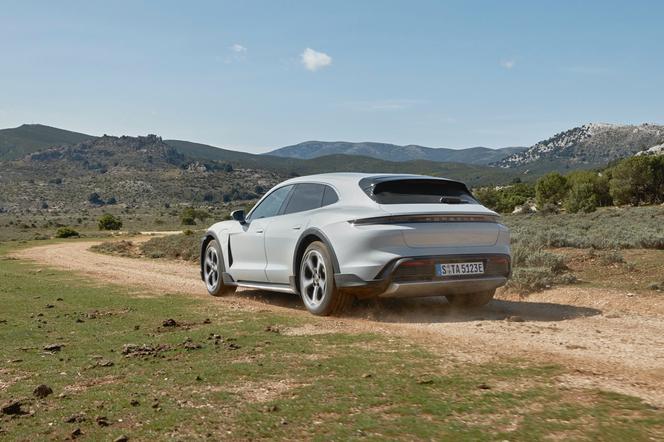 Porsche Taycan Cross Turismo