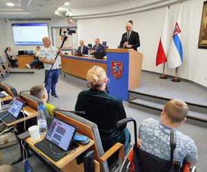 Rodzina Tymka Kalaty wymieniła się prezentami z prezydentem i radnymi