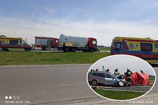 Volkswagen huknął w cysternę! 64-latek nie żyje. Fatalny wypadek na obwodnicy Kalisza [ZDJĘCIA]